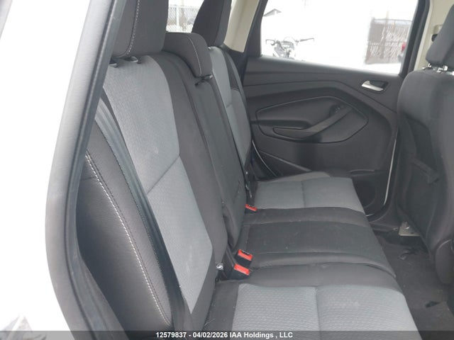 1FMCU9GD9KUC39049 Ford ESCAPE SE