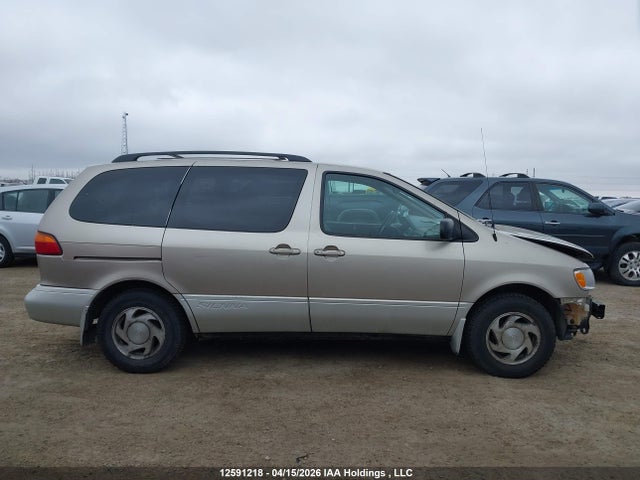 2000 Toyota Sienna Le/xle მანქანა იყიდება აუქციონზე, vin: 4T3ZF13C1YU200717, აუქციონის ნომერი: 12591218
