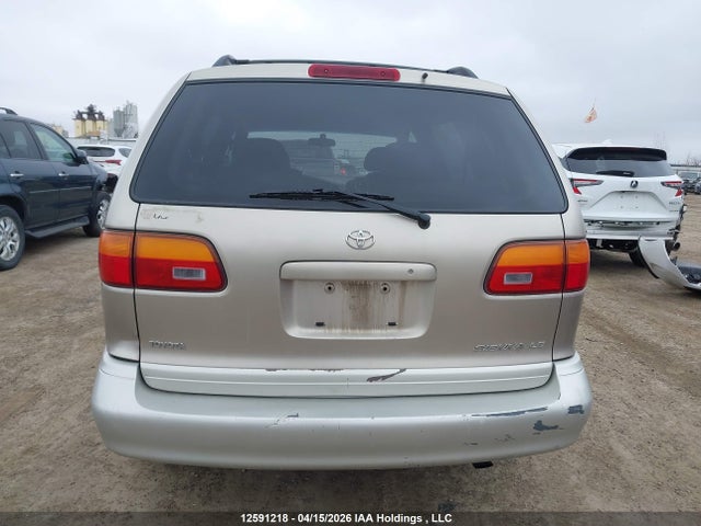 2000 Toyota Sienna Le/xle მანქანა იყიდება აუქციონზე, vin: 4T3ZF13C1YU200717, აუქციონის ნომერი: 12591218