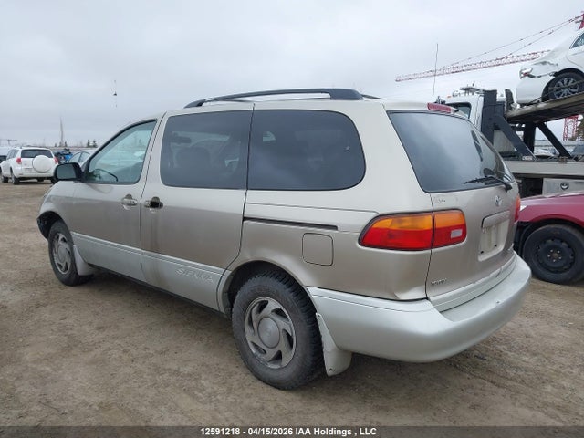 2000 Toyota Sienna Le/xle მანქანა იყიდება აუქციონზე, vin: 4T3ZF13C1YU200717, აუქციონის ნომერი: 12591218