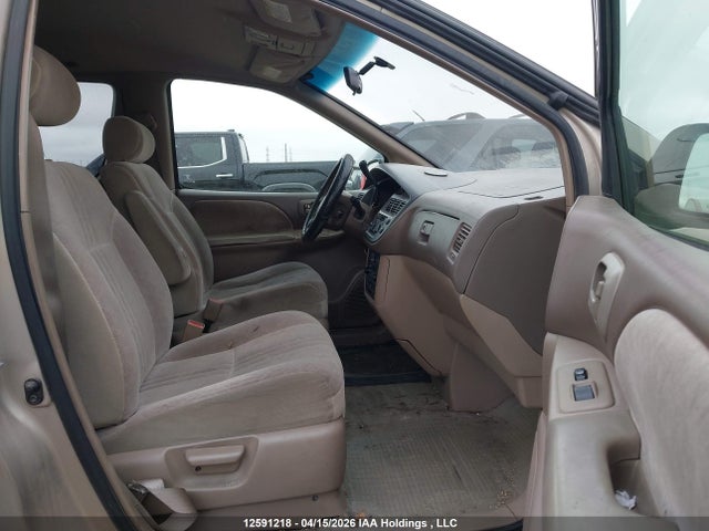 2000 Toyota Sienna Le/xle მანქანა იყიდება აუქციონზე, vin: 4T3ZF13C1YU200717, აუქციონის ნომერი: 12591218