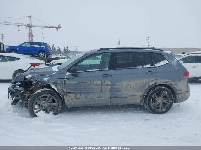 3VV8B7AX2PM038386 Volkswagen Tiguan Se R-line Black