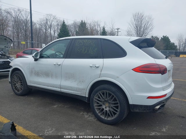 Porsche Cayenne 2018 WP1AA2A24JKA00164 Image 15