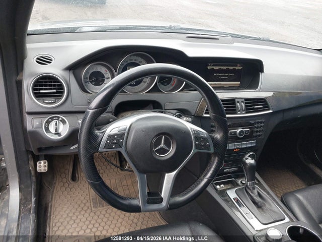 2013 Mercedes-benz C 350 4matic მანქანა იყიდება აუქციონზე, vin: WDDGF8JB1DA801585, აუქციონის ნომერი: 12591293