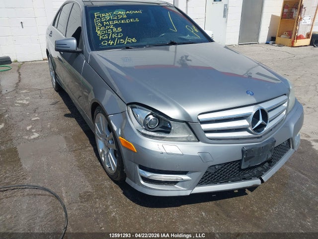 2013 Mercedes-benz C 350 4matic მანქანა იყიდება აუქციონზე, vin: WDDGF8JB1DA801585, აუქციონის ნომერი: 12591293