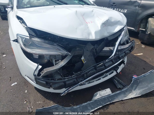 2015 Chrysler 200 C მანქანა იყიდება აუქციონზე, vin: 1C3CCCCG0FN515983, აუქციონის ნომერი: 12591351