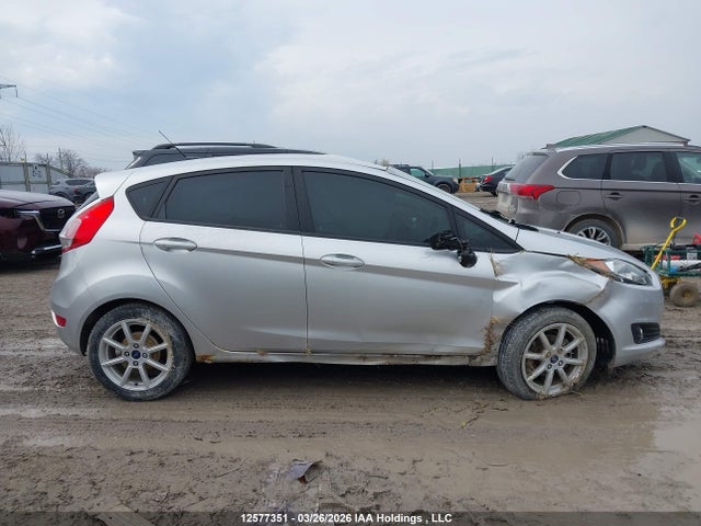 2015 Ford Fiesta Se მანქანა იყიდება აუქციონზე, vin: 3FADP4EJ6FM131533, აუქციონის ნომერი: 12577351