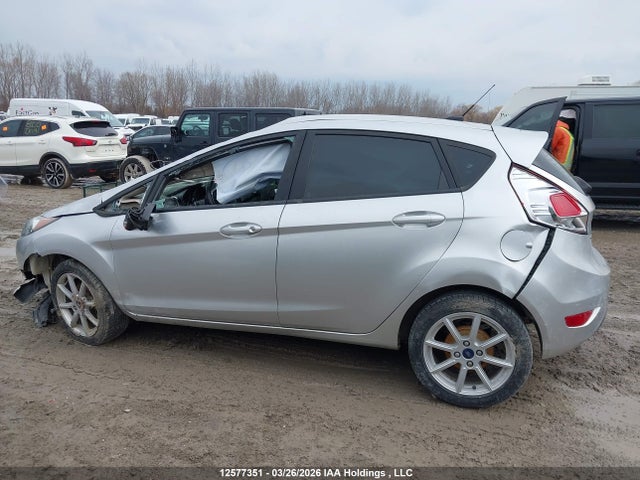 2015 Ford Fiesta Se მანქანა იყიდება აუქციონზე, vin: 3FADP4EJ6FM131533, აუქციონის ნომერი: 12577351