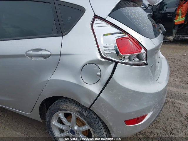 2015 Ford Fiesta Se მანქანა იყიდება აუქციონზე, vin: 3FADP4EJ6FM131533, აუქციონის ნომერი: 12577351