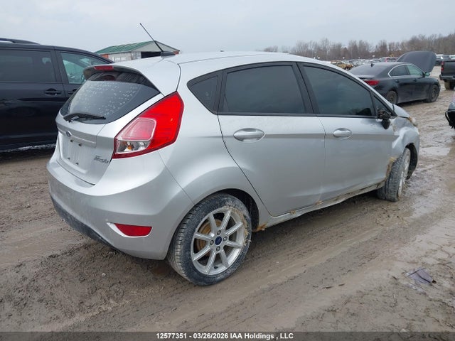 2015 Ford Fiesta Se მანქანა იყიდება აუქციონზე, vin: 3FADP4EJ6FM131533, აუქციონის ნომერი: 12577351