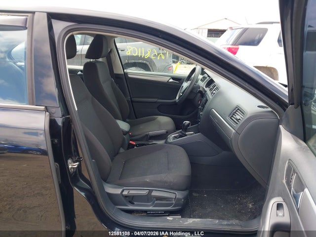 12581108 :رقم المزاد ، 3VW2B7AJ0HM217329 vin ، 2017 Volkswagen Jetta 1.4 Tsi Trendline+ مزاد بيع