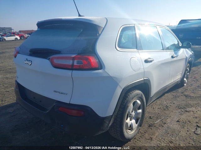 1C4PJLAB7FW525348 Jeep Cherokee Sport