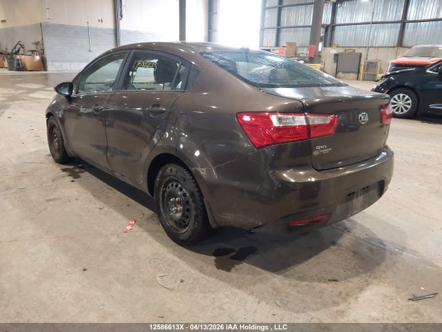 12586613 :رقم المزاد ، KNADM4A32F6429858 vin ، 2015 Kia Rio Ex/ex+/lx/lx+/sx مزاد بيع