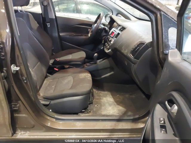 12586613 :رقم المزاد ، KNADM4A32F6429858 vin ، 2015 Kia Rio Ex/ex+/lx/lx+/sx مزاد بيع