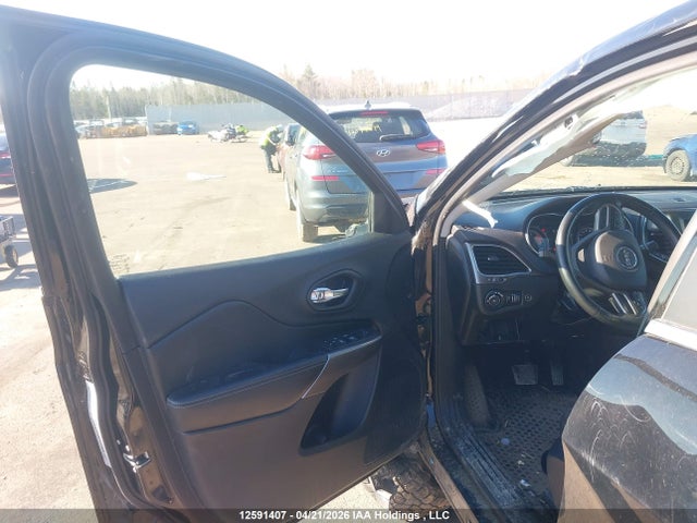 2019 Jeep Cherokee Latitude მანქანა იყიდება აუქციონზე, vin: 1C4PJMCXXKD274099, აუქციონის ნომერი: 12591407