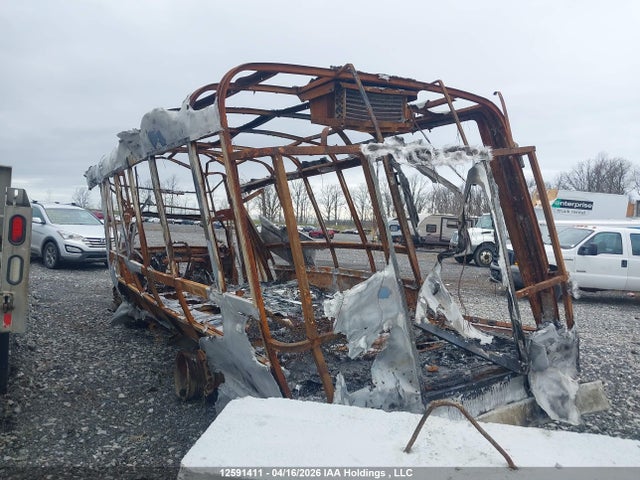 12591411 :رقم المزاد ، 1FDXE45S53HA17511 vin ، 2003 Ford Econoline E450 Super Duty Cutwy Van مزاد بيع