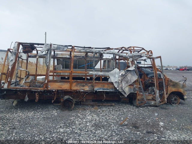 12591411 :رقم المزاد ، 1FDXE45S53HA17511 vin ، 2003 Ford Econoline E450 Super Duty Cutwy Van مزاد بيع
