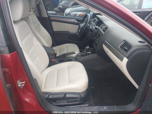 12591414 :رقم المزاد ، 3VWLA7AJ2FM264396 vin ، 2015 Volkswagen Jetta 2.0 Tdi Highline مزاد بيع