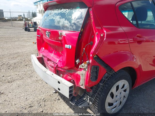 JTDKDTB30G1126174 Toyota PRIUS C
