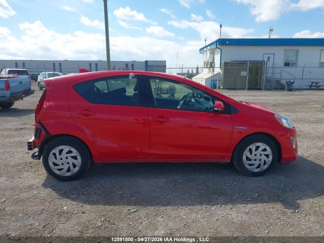 JTDKDTB30G1126174 Toyota PRIUS C