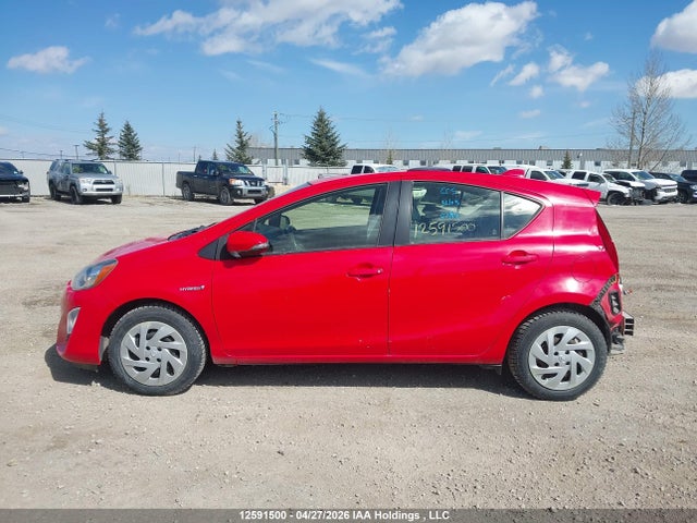 JTDKDTB30G1126174 Toyota PRIUS C