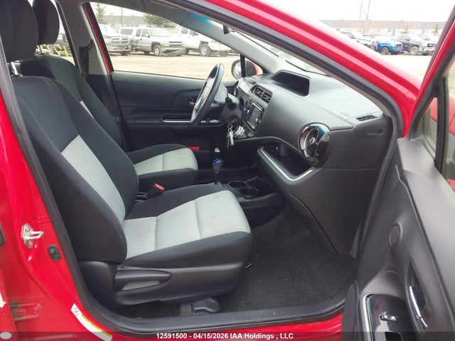 JTDKDTB30G1126174 Toyota PRIUS C