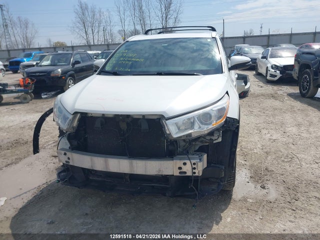 5TDJKRFH4FS129915 Toyota Highlander Xle