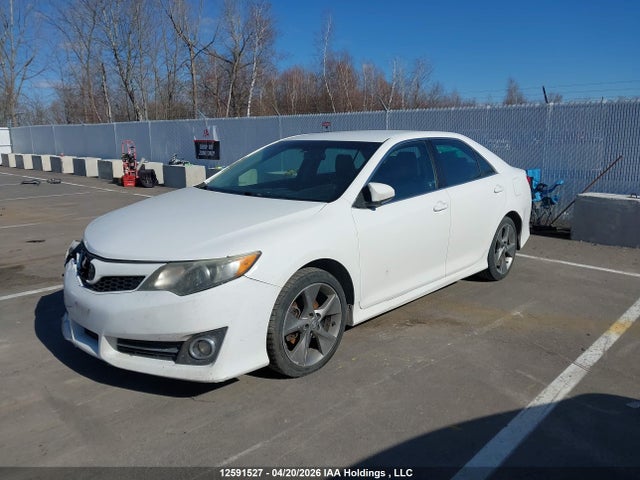 12591527 :رقم المزاد ، 4T1BF1FKXEU378005 vin ، 2014 Toyota Camry Se مزاد بيع