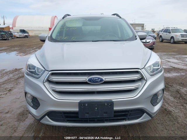 12591577 :رقم المزاد ، 1FMCU9HD6JUB56160 vin ، 2018 Ford Escape Sel مزاد بيع