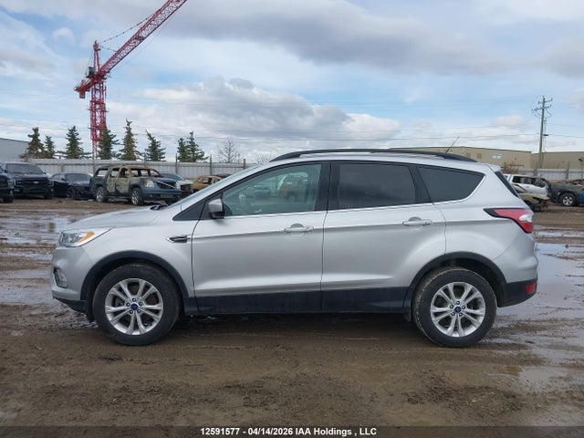 1FMCU9HD6JUB56160 Ford ESCAPE SEL