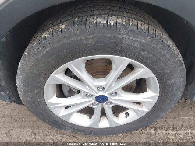 1FMCU9HD6JUB56160 Ford ESCAPE SEL
