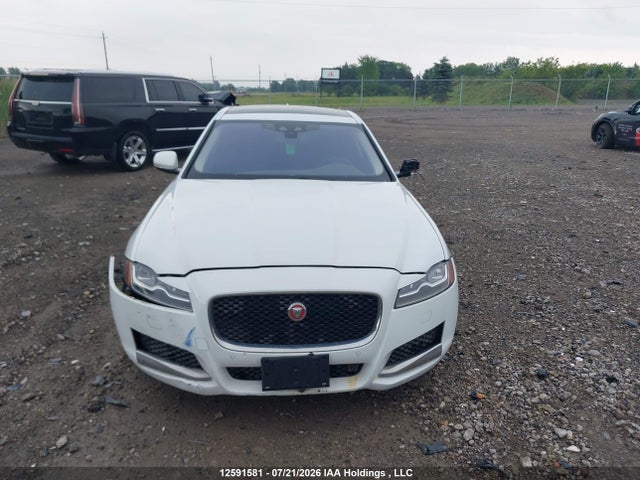 SAJBK4BV2HCY34978 Jaguar Xf 35t Prestige