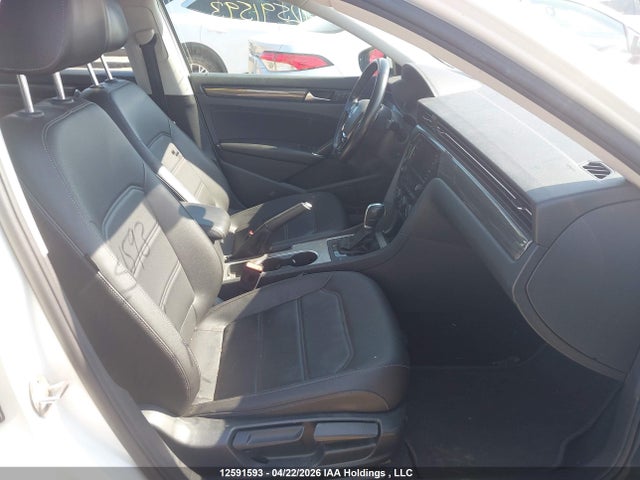 1VWUA7A31LC005577 Volkswagen Passat Highline