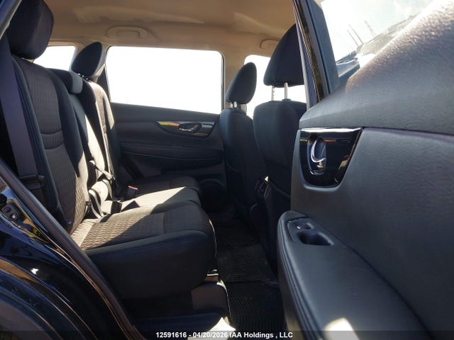 12591616 :رقم المزاد ، 5N1AT2MT4HC737168 vin ، 2017 Nissan Rogue S/sv مزاد بيع