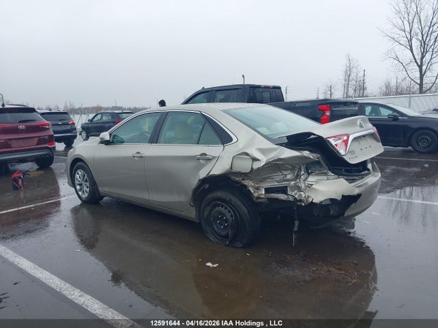 12591644 :رقم المزاد ، 4T1BF1FKXHU768218 vin ، 2017 Toyota Camry مزاد بيع