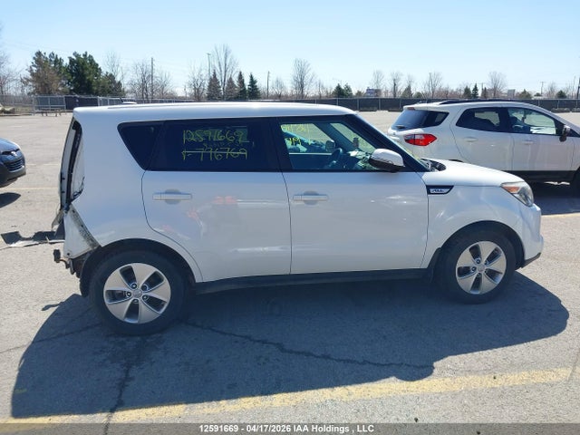 12591669 :رقم المزاد ، KNDJN2A26F7796769 vin ، 2015 Kia Soul مزاد بيع