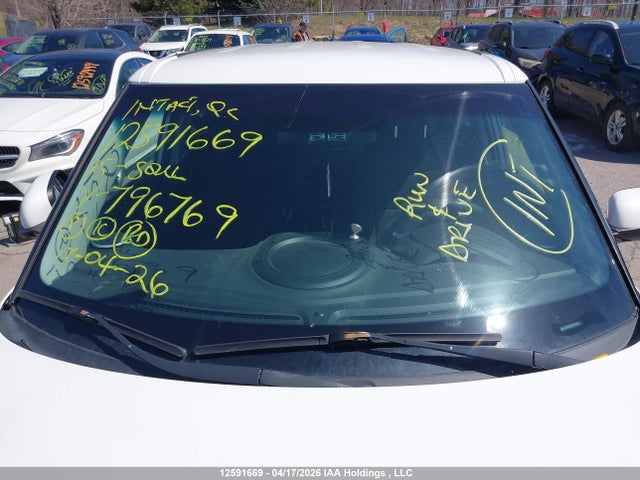 12591669 :رقم المزاد ، KNDJN2A26F7796769 vin ، 2015 Kia Soul مزاد بيع
