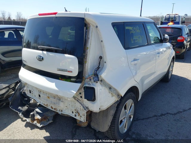 12591669 :رقم المزاد ، KNDJN2A26F7796769 vin ، 2015 Kia Soul مزاد بيع