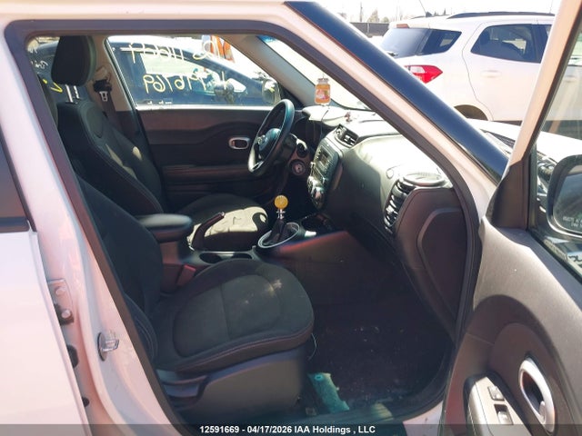 12591669 :رقم المزاد ، KNDJN2A26F7796769 vin ، 2015 Kia Soul مزاد بيع