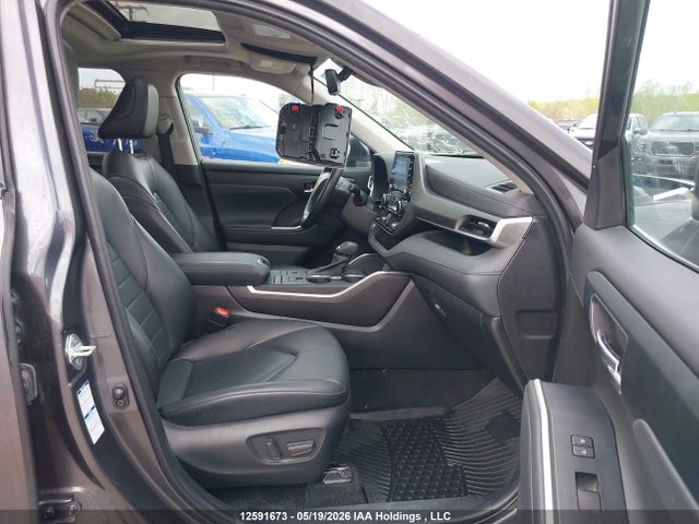5TDGZRBH2NS253157 Toyota Highlander