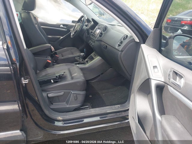 12591695 :رقم المزاد ، WVGMV7AX2HK037456 vin ، 2017 Volkswagen Tiguan Comfortline مزاد بيع