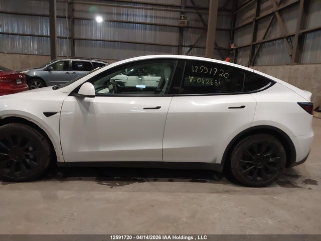 5YJYGDEE5LF042681 Tesla Model Y Long Range