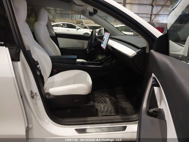 5YJYGDEE5LF042681 Tesla Model Y Long Range