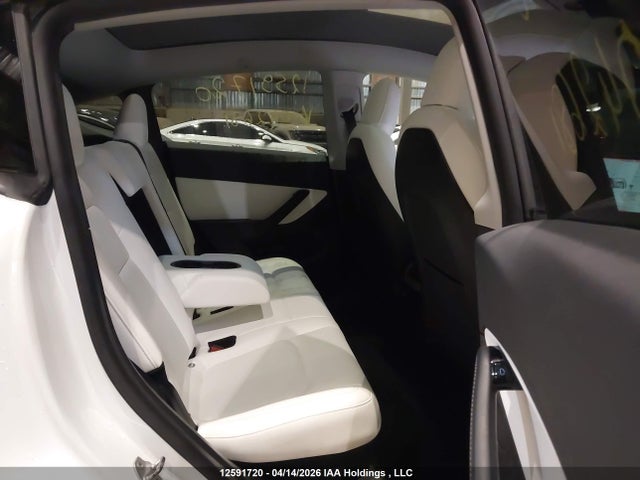 5YJYGDEE5LF042681 Tesla Model Y Long Range