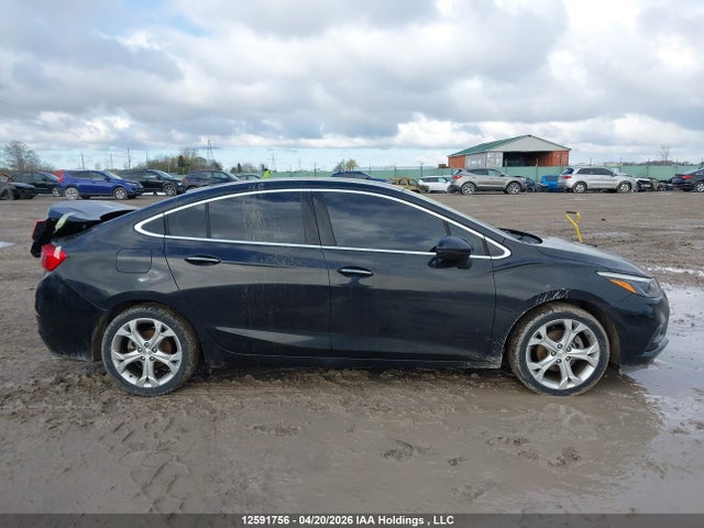 1G1BF5SM0J7100069 Chevrolet Cruze