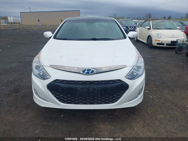 2014 Hyundai Sonata Hybrid Hybrid მანქანა იყიდება აუქციონზე, vin: KMHEC4A42EA115573, აუქციონის ნომერი: 12591808