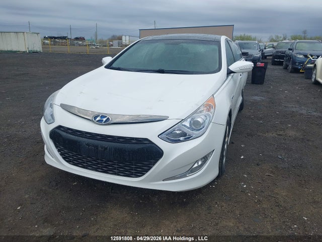 2014 Hyundai Sonata Hybrid Hybrid მანქანა იყიდება აუქციონზე, vin: KMHEC4A42EA115573, აუქციონის ნომერი: 12591808