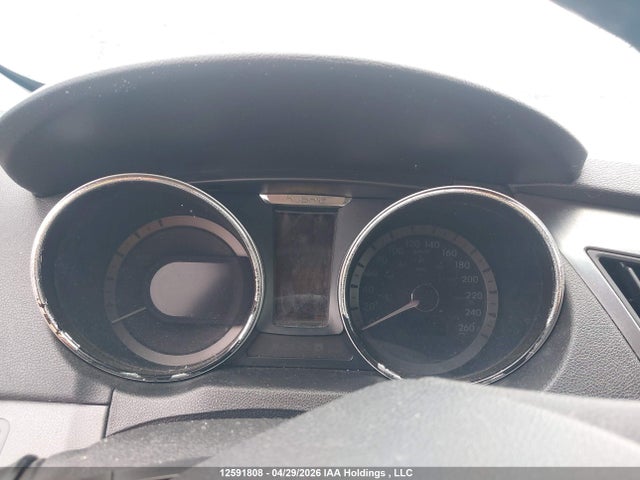 2014 Hyundai Sonata Hybrid Hybrid მანქანა იყიდება აუქციონზე, vin: KMHEC4A42EA115573, აუქციონის ნომერი: 12591808
