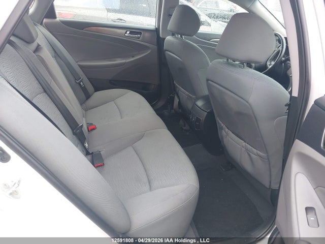 2014 Hyundai Sonata Hybrid Hybrid მანქანა იყიდება აუქციონზე, vin: KMHEC4A42EA115573, აუქციონის ნომერი: 12591808