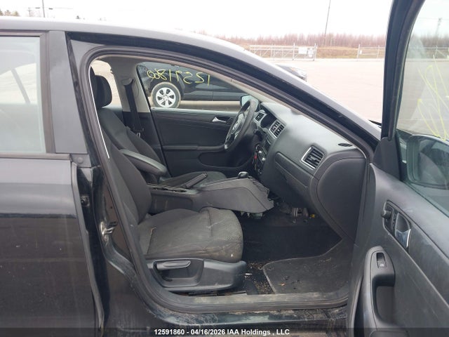 Продаж на аукціоні авто 2013 Volkswagen Jetta 2.0l Trendline/2.0l Trendline+, vin: 3VW2K7AJ5DM438807, номер лоту: 12591860